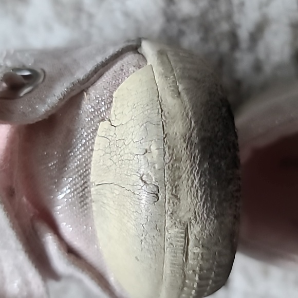 10 for $25 -Joe Fresh Toddler Girls Size 6 Pink Double Velcro Strap Running Shoe - Picture 3 of 13